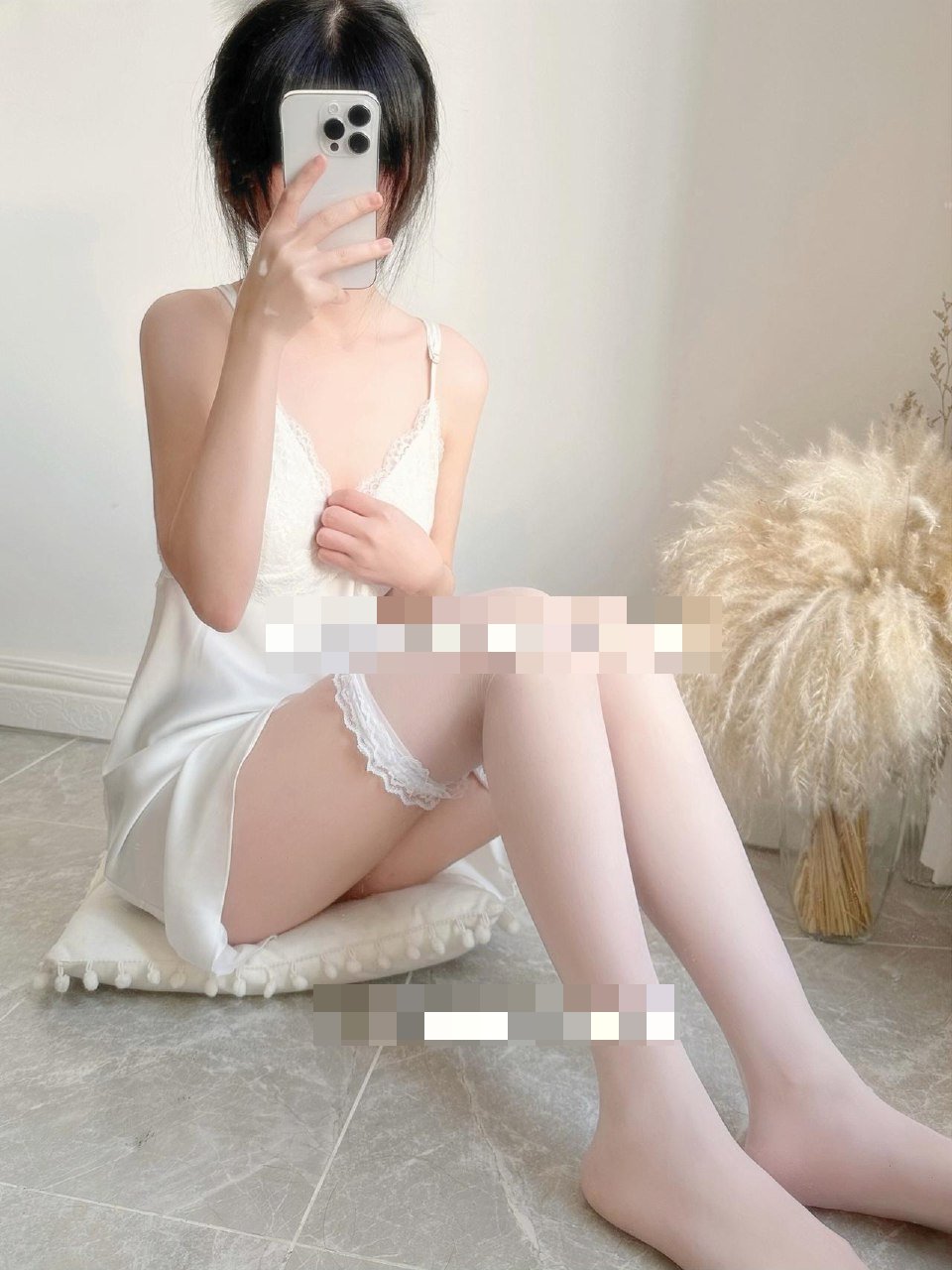 抖音 落英酱耶 微密圈 【8V - 浴室女仆套装的冷调拍摄,超出预期(第3张,共4张)