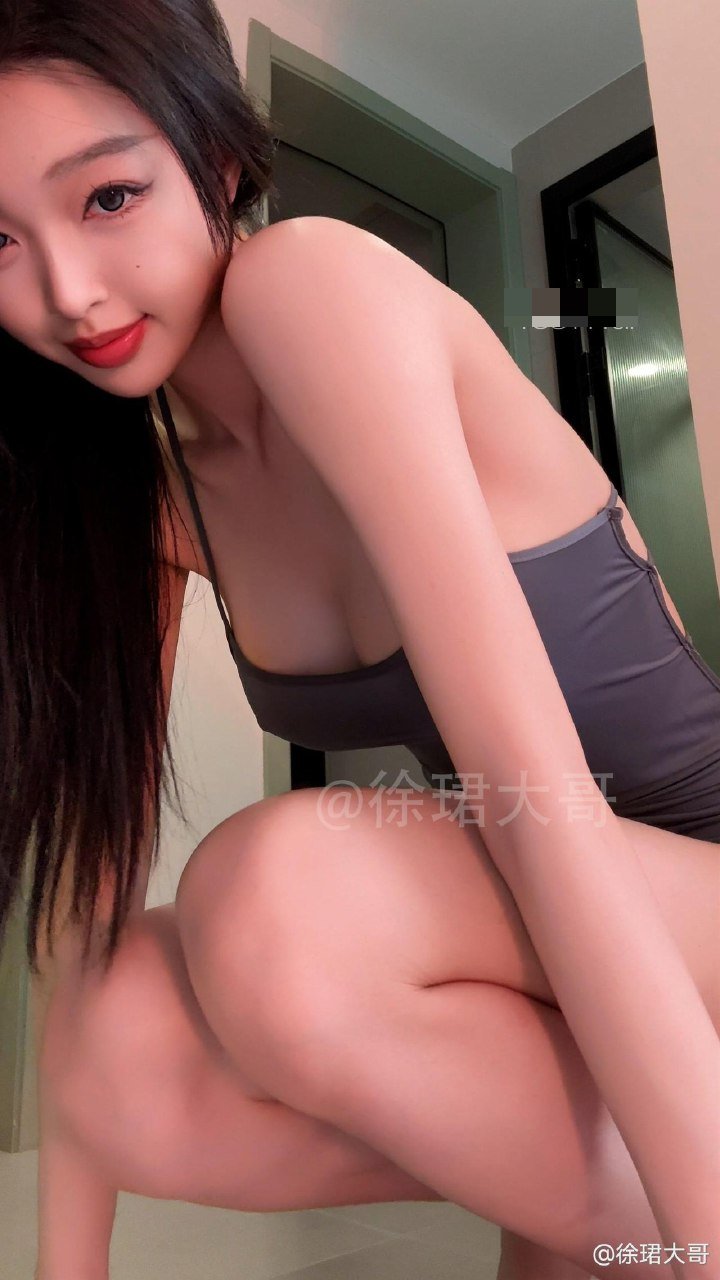抖音 徐珺大哥 微密圈 - 不同造型的混搭碰撞完全跳出刻板印象(第2张,共5张)