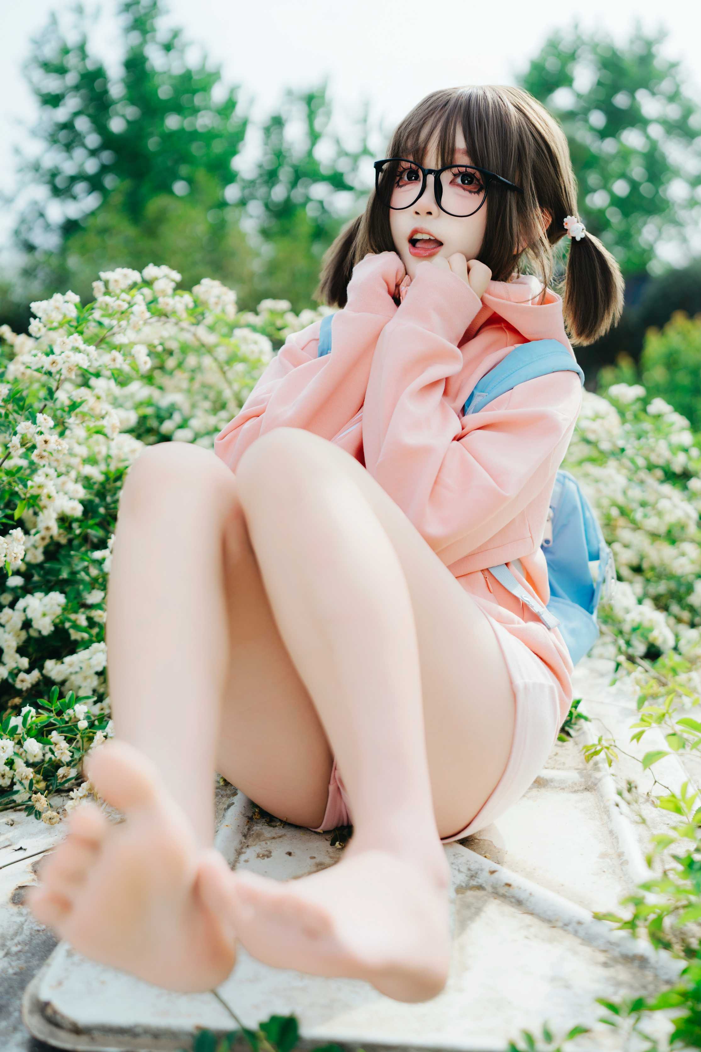 神沢永莉 夏日果实 - 花丛取景的松弛感拉满(第3张,共3张)