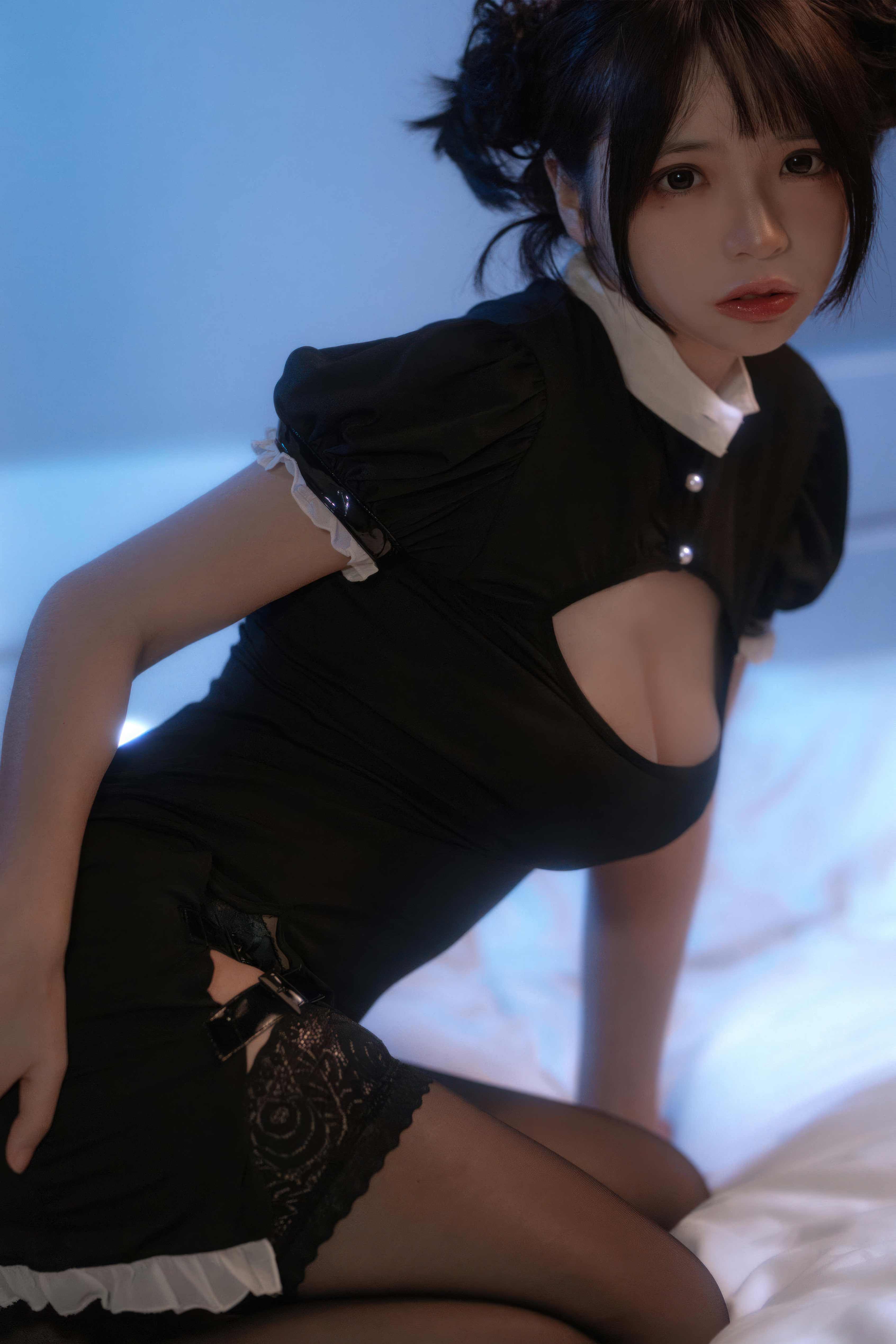 疯猫ss – 黑色护士 COS写真图集(第1张,共5张)