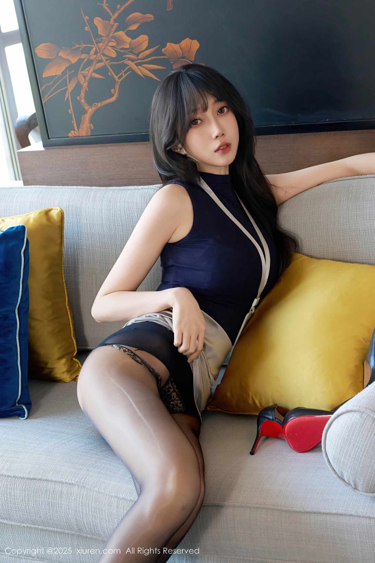 Xiuren秀人网2025.10.20 玥儿玥er72+／ - 职场穿搭的自然感（第3张，共4张）
