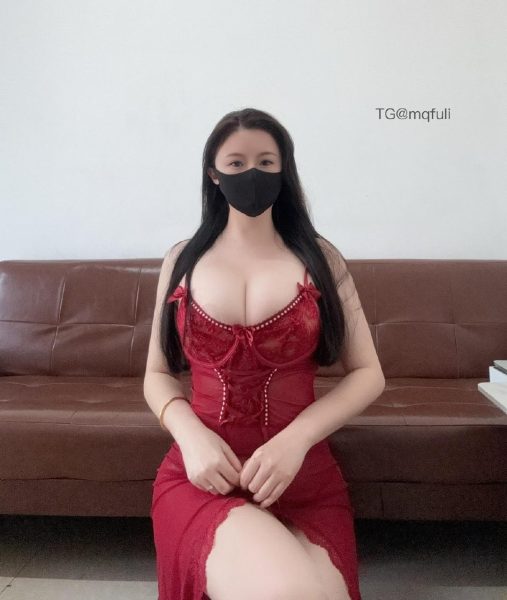 抖音美艳老嫂子秘语空间追到第2期，一路追更的老粉都懂这份氛围感