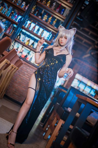 九曲Jean 明日方舟黑周年礼服COS，角色气质还原得恰到好处