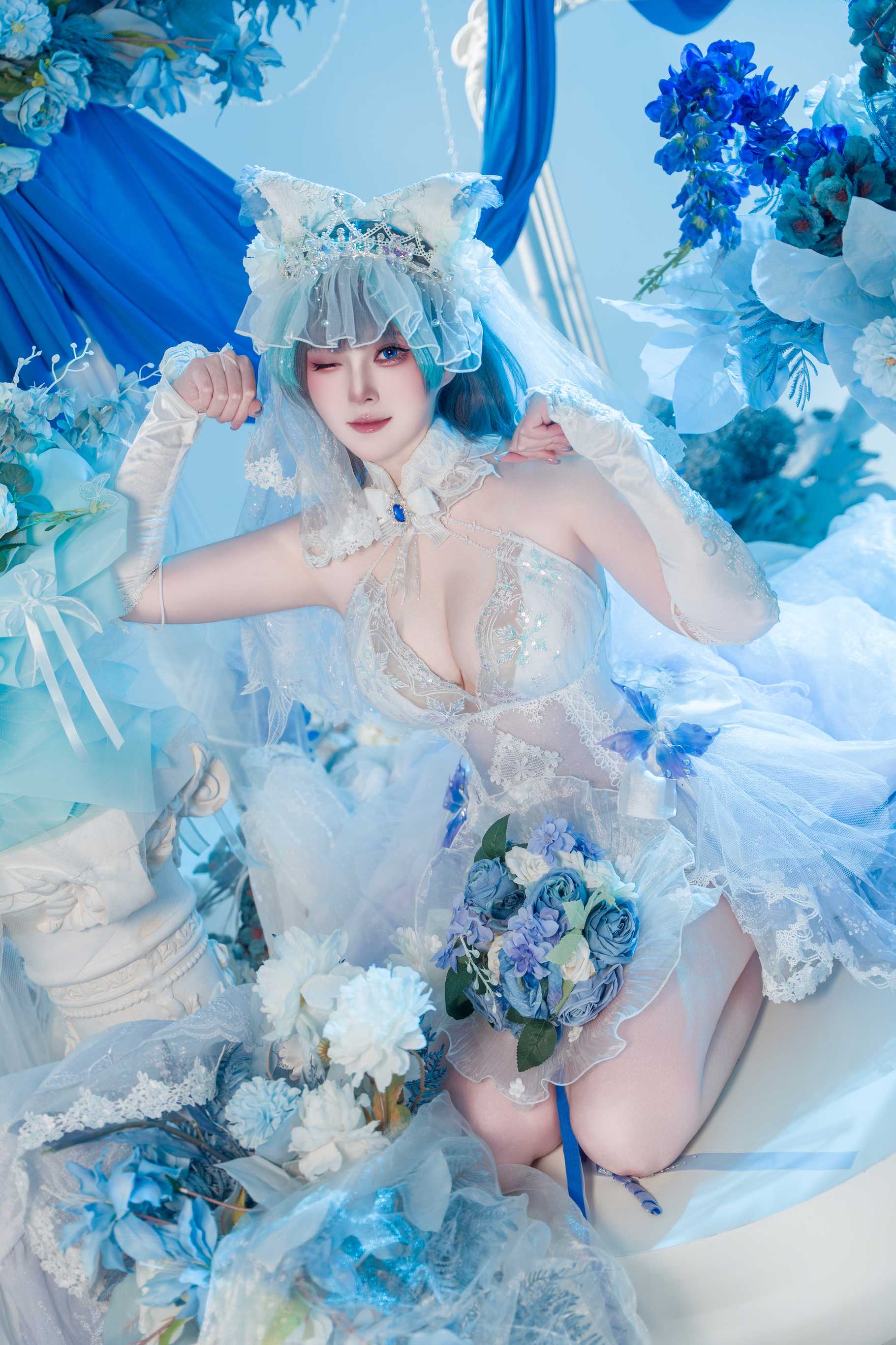 Natsuko夏夏子演绎碧蓝航线柴郡婚纱，造型细节满满氛围感十足