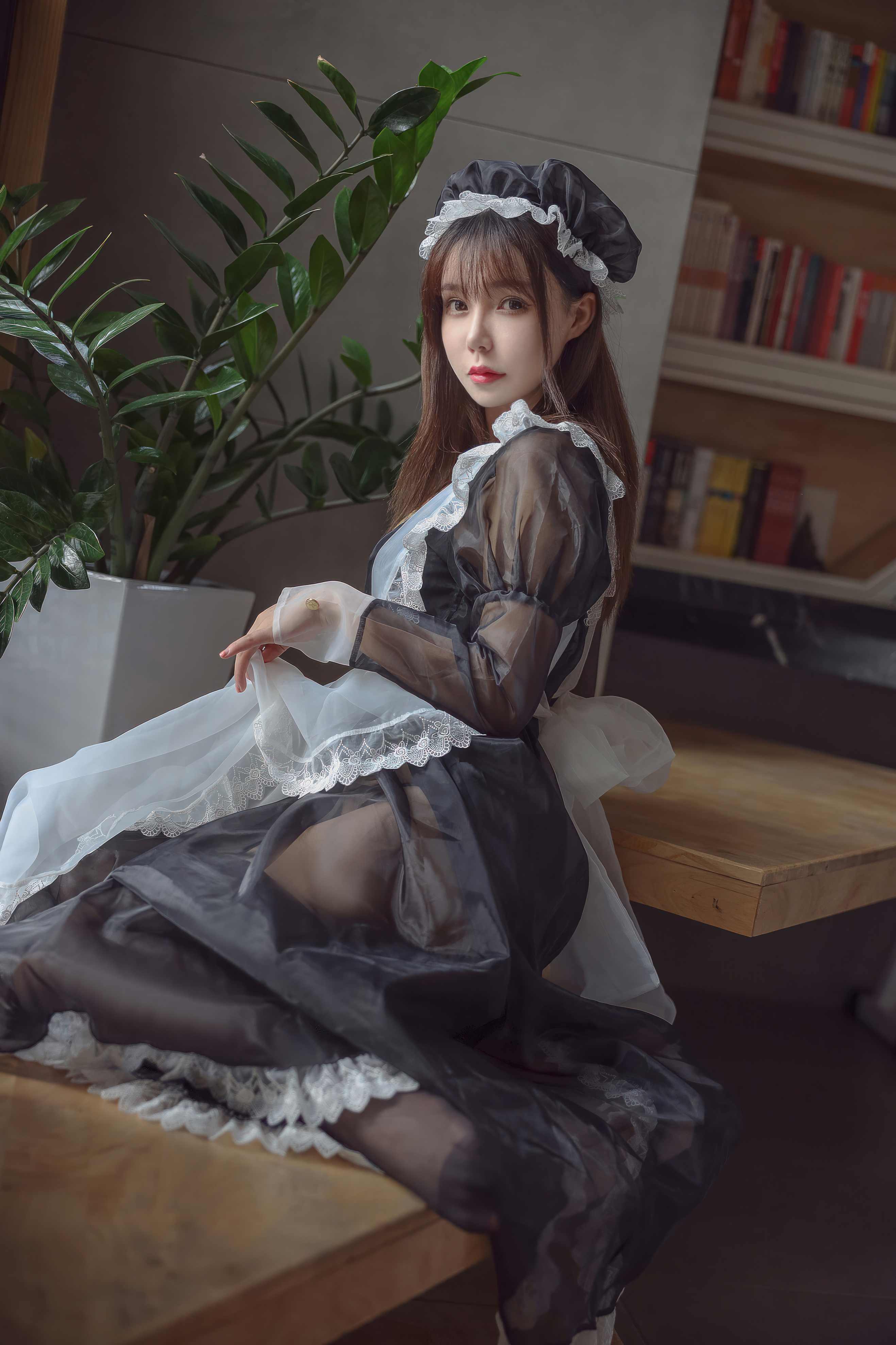 亚马逊鲶鱼 – 黑色透明女仆 - 半透面料没有廉价的反光感(第2张,共4张)