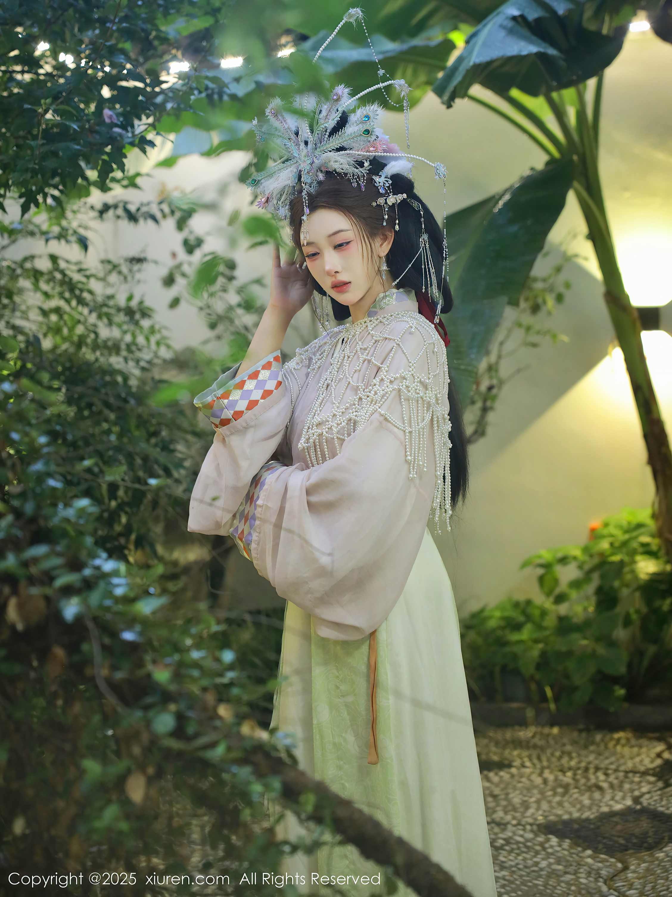 Xiuren秀人网2025.09.05 梨霜儿80+/ - 前虚后实的前景构图,省了后期雾效(第3张,共5张)