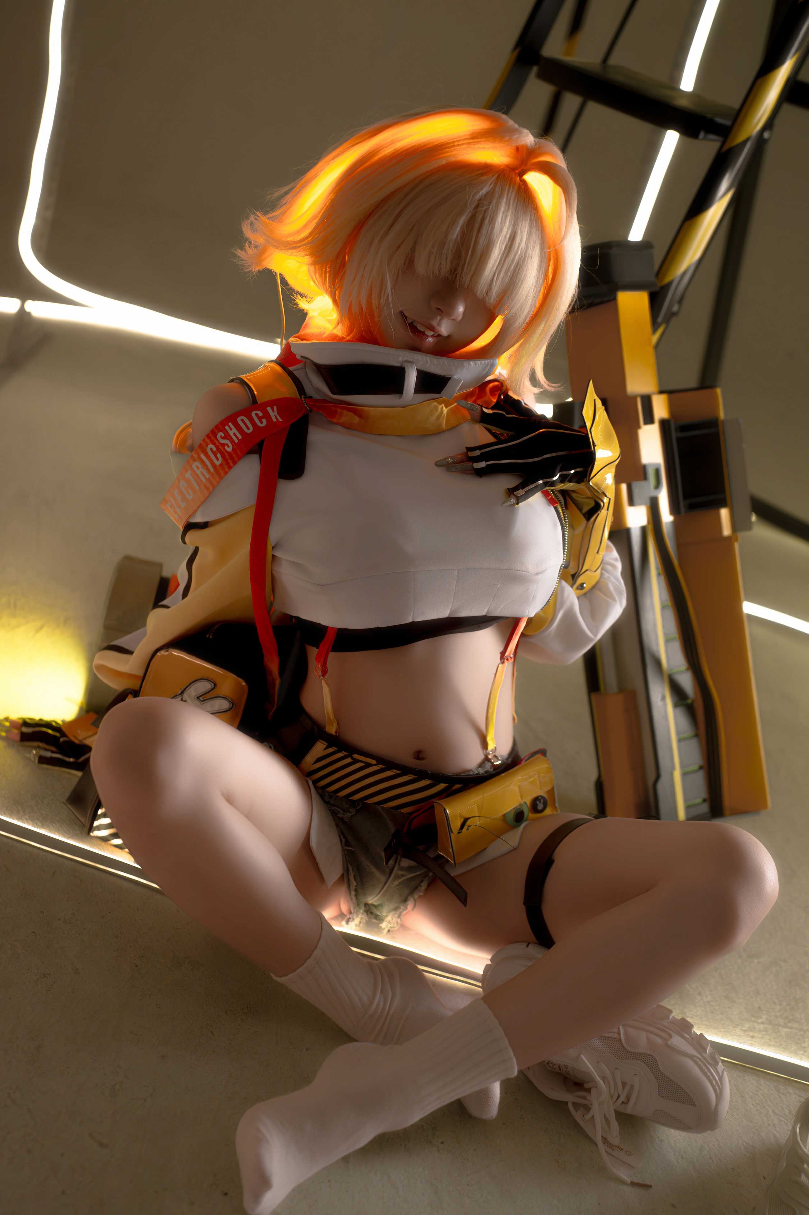 纸悦Etsu_ko Nikke胜利女神 伊莱格 - 亮面漆皮服装的质感把控(第2张,共5张)