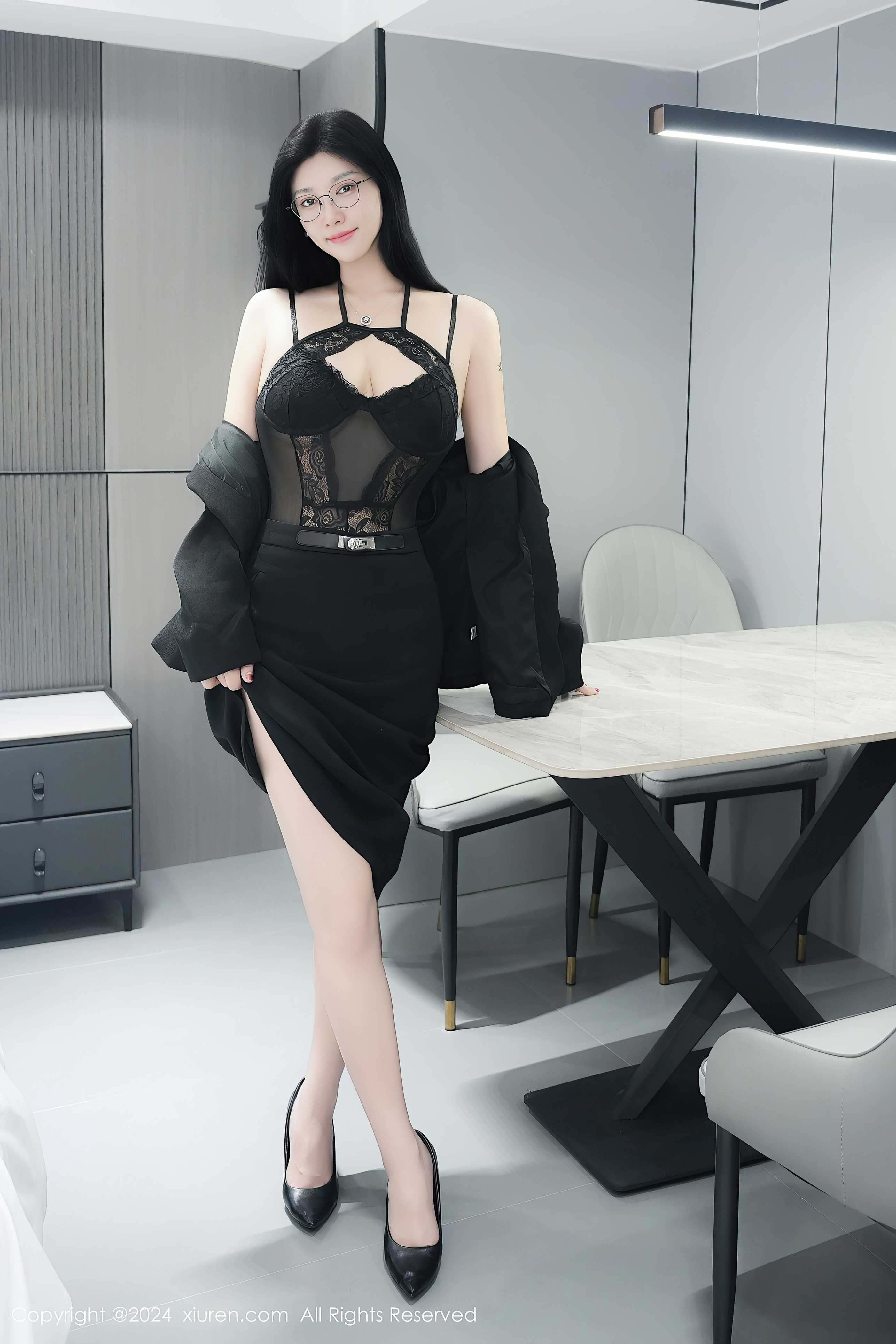 Xiuren秀人网2024.12.23 雅茹老师81+／ - 脱外套的过渡节奏很舒服（第3张，共4张）