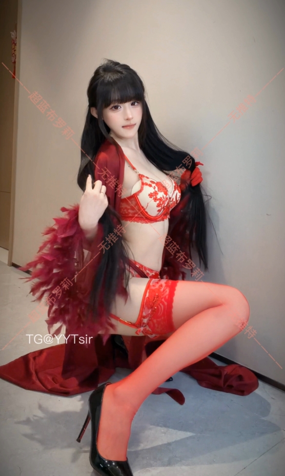 抖音 布罗莉 秘语空间 - 漫射柔光把画面锐度压得刚好(第3张,共3张)