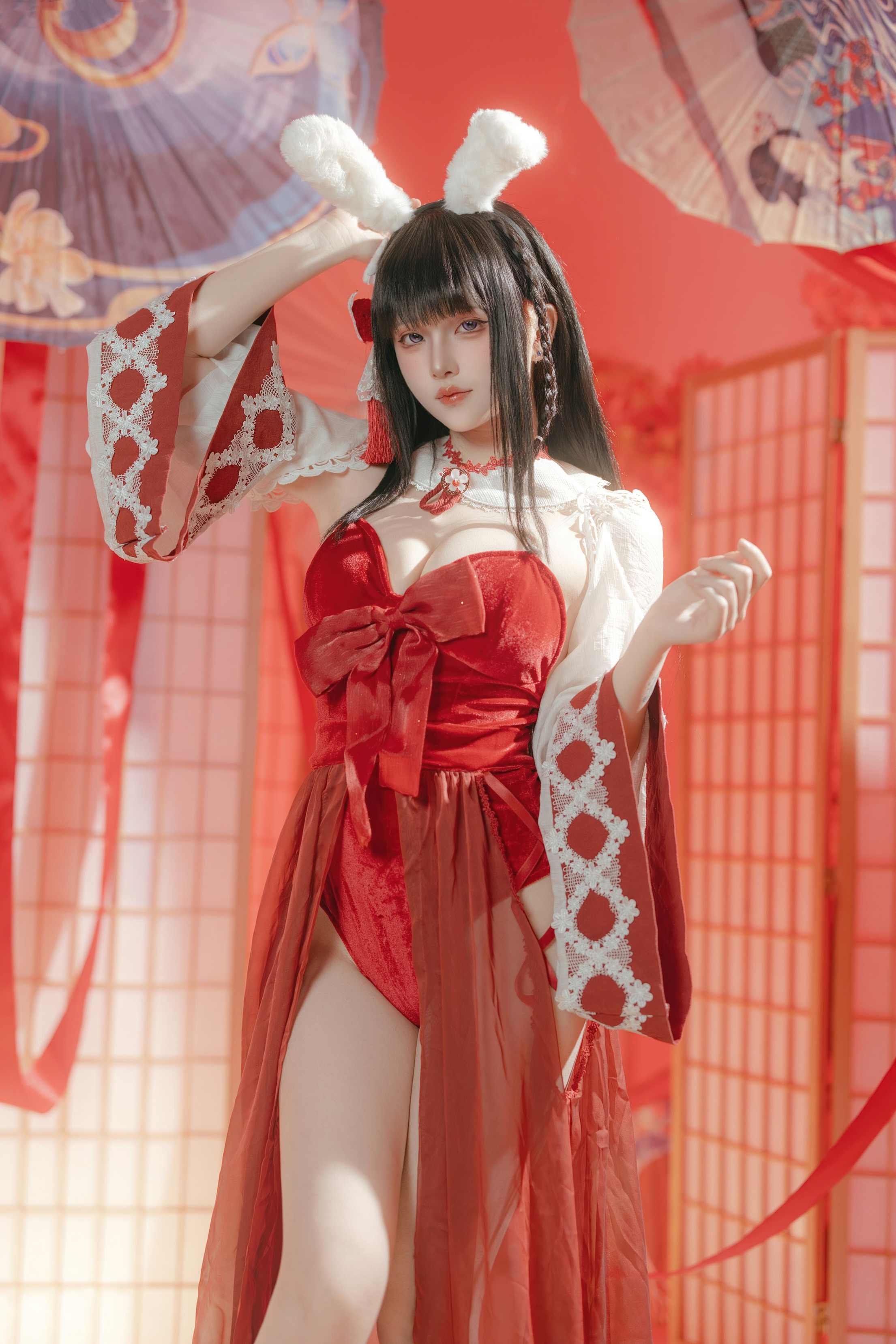 屿鱼：碧蓝航线大山祈愿的巫女兔cos造型细节还原十分到位