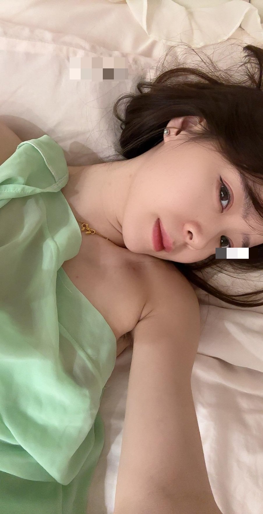 抖音 七七仙女 秘语空间 007期 - 半睁眼的抓拍神态完全没摆拍痕迹(第4张,共5张)