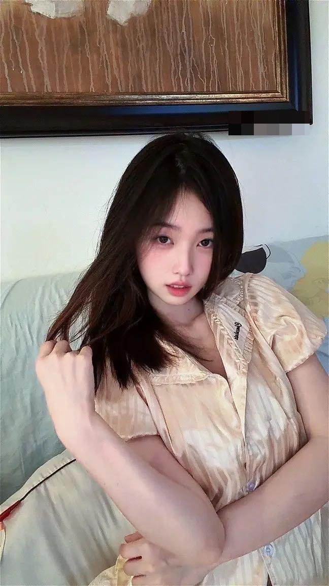 抖音 kk你莓柿叭 岛遇 - 两套私服的适配度踩得刚好(第3张,共5张)