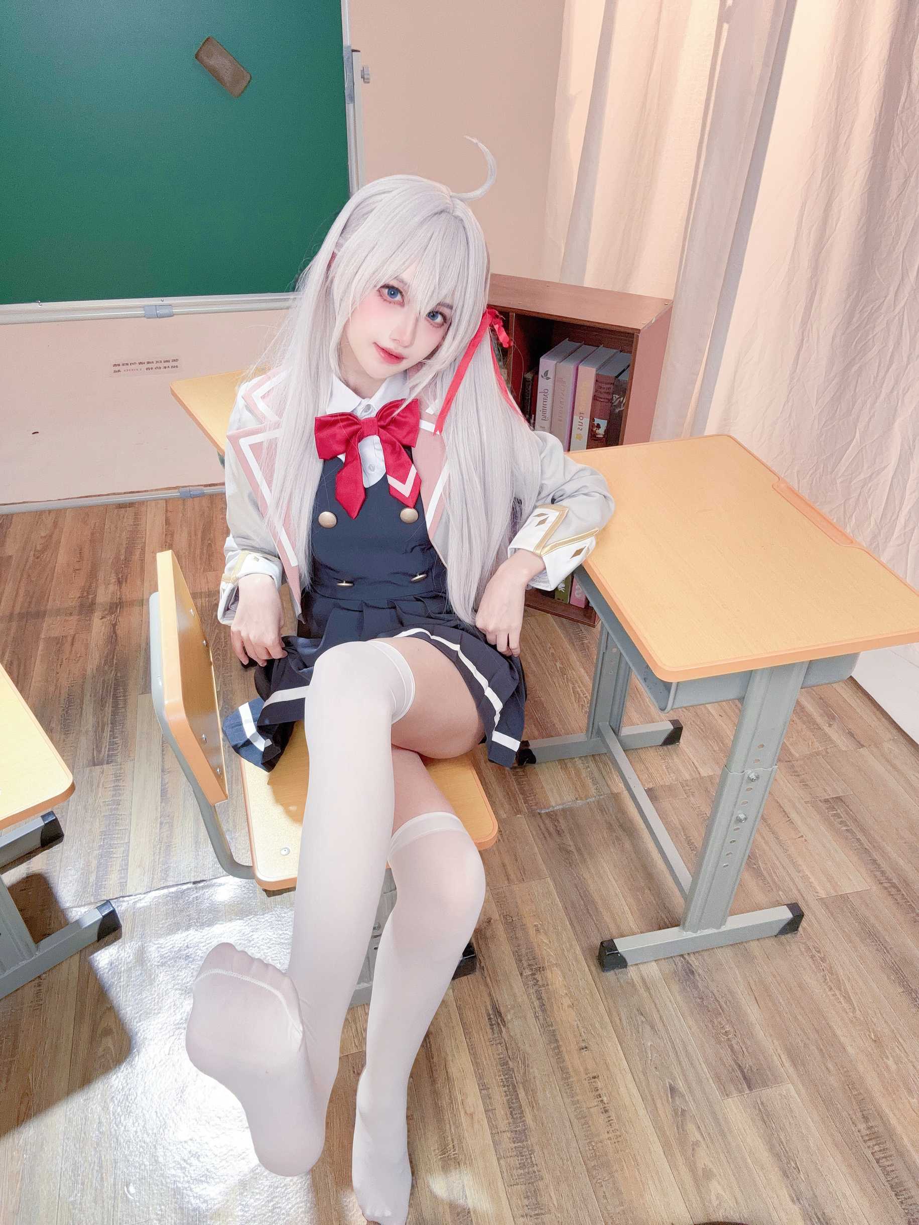 Shika小鹿鹿:艾莉同学cos造型解析,气质神态完美贴合原作