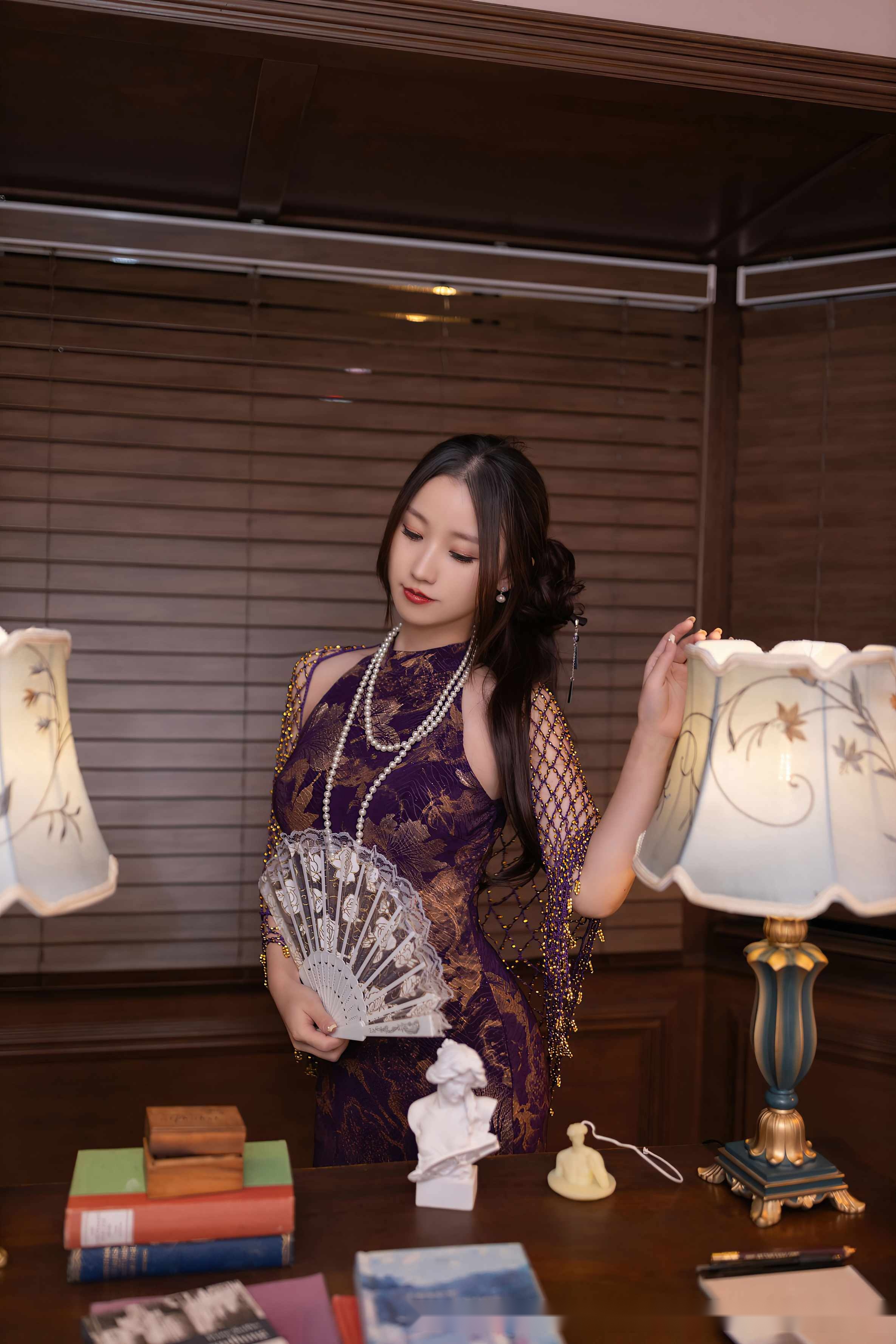 Xiuren秀人网2024.11.27 杏子Yada 83+/ COS写真图集(第2张,共5张)