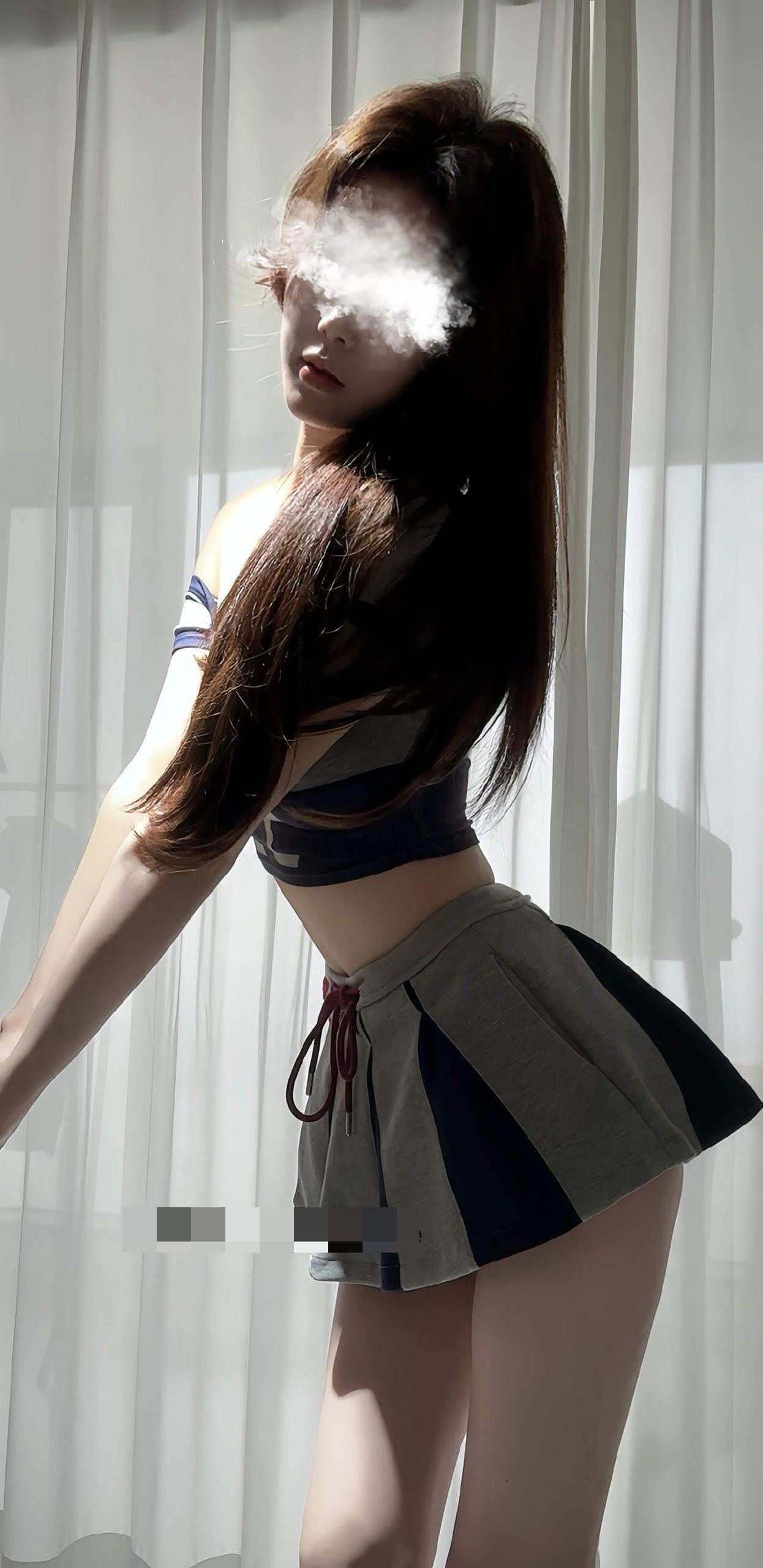 抖音 小霞佩奇 岛遇 - 纱帘漏光打出来的半腿光斑(第5张,共5张)