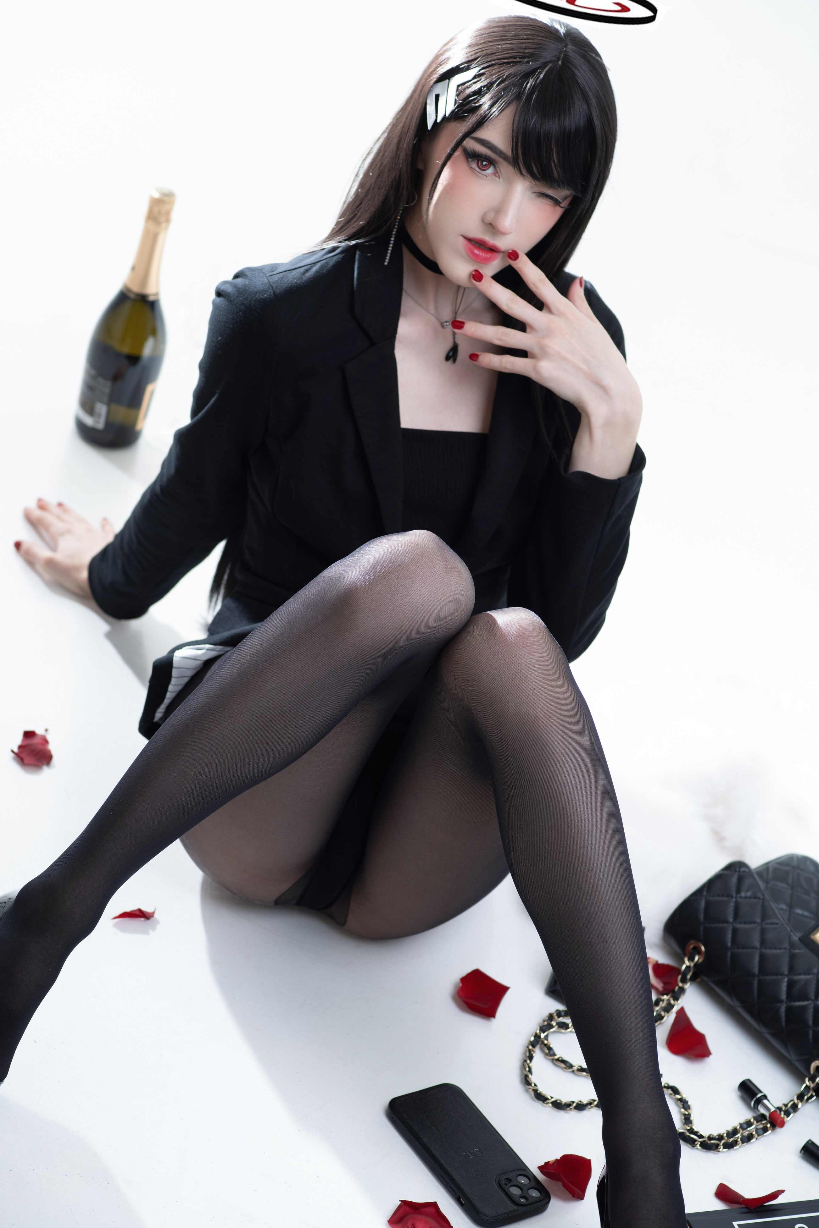 CandyBall – Rio Tsukatsuki New Year - 纯白棚拍的光影处理,是她的老招牌(第1张,共3张)