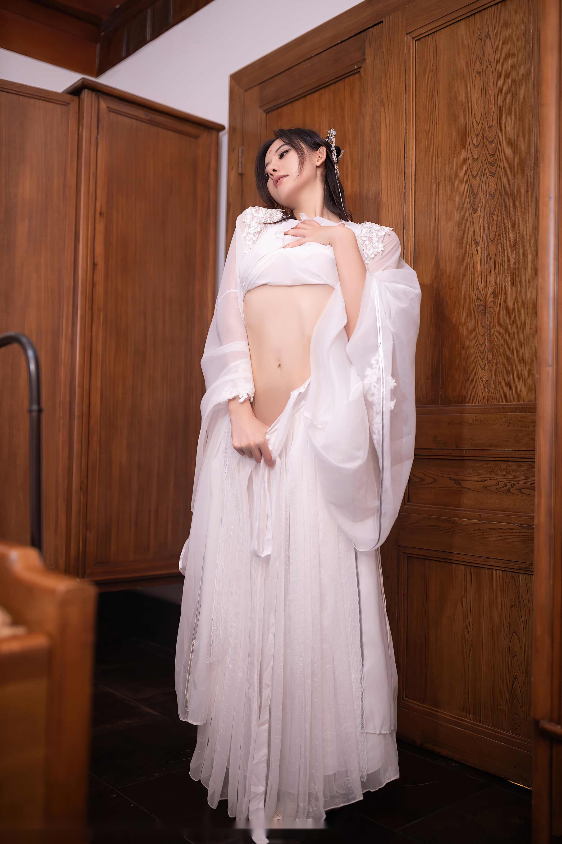 XiuRen秀人网 2022.09.09 就是阿朱啊 85+ COS写真图集(第1张,共5张)