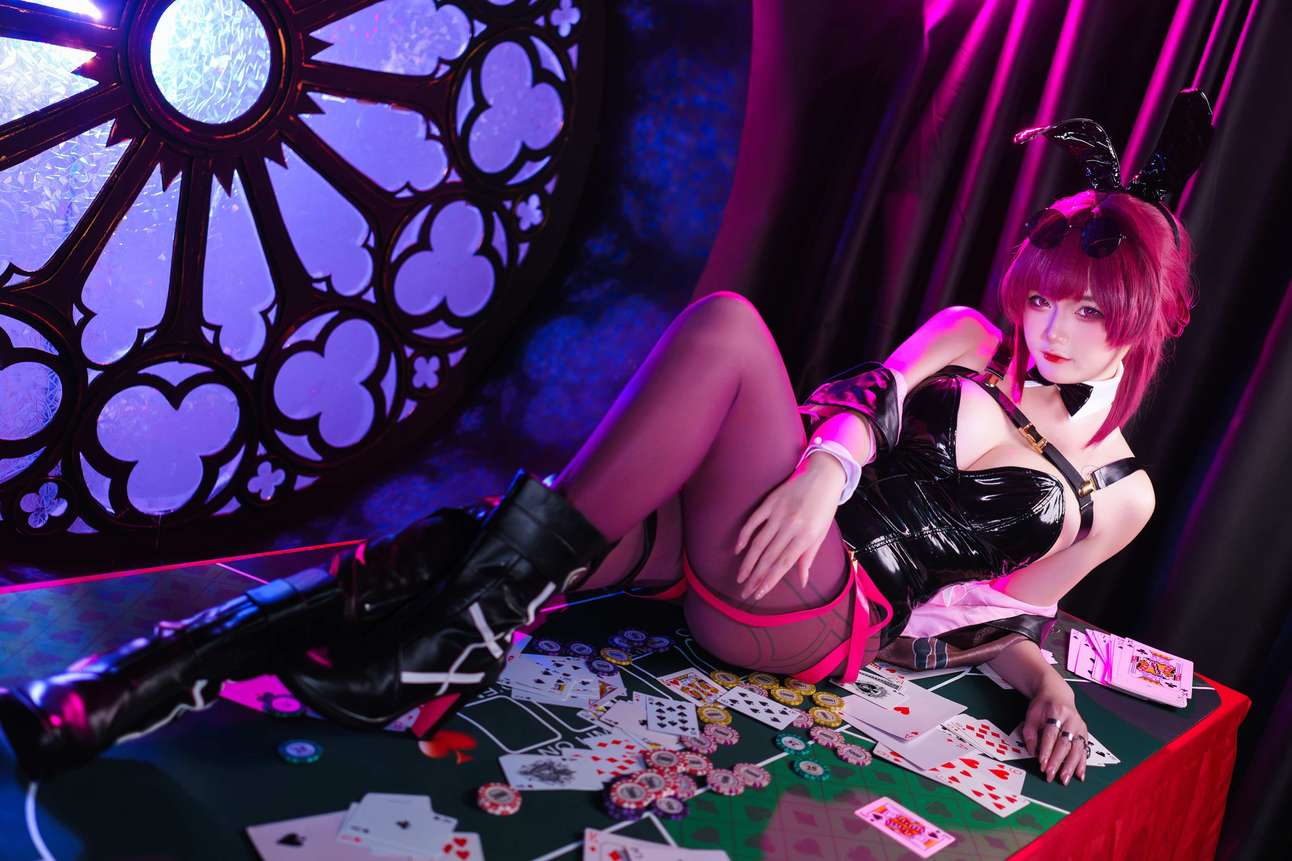 Xiaoyukiko 崩坏 卡芙卡 - 赌桌前的松弛感,反差拉满(第2张,共4张)