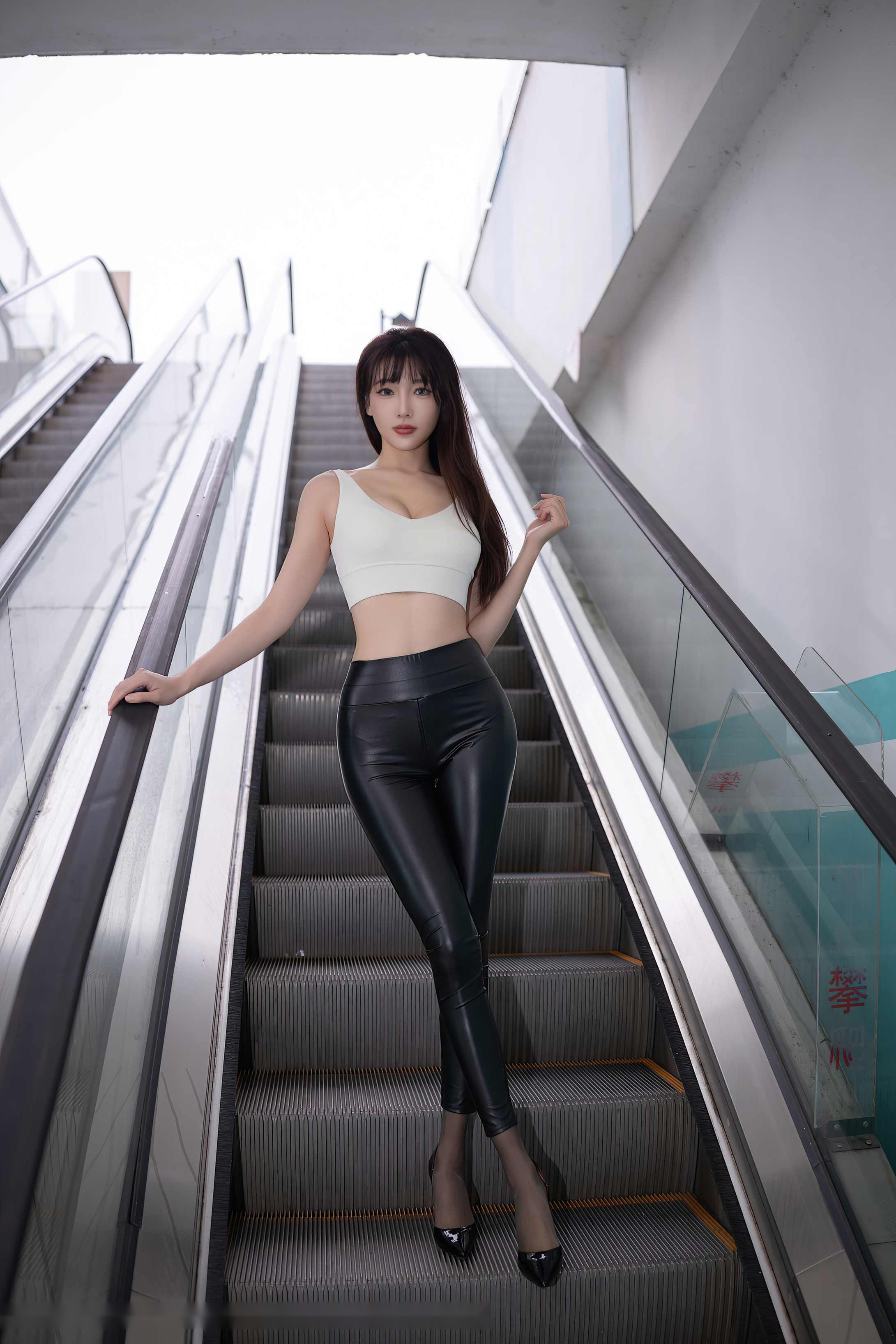 Xiuren秀人网2024.10.31 陆萱萱 81+/ COS写真图集(第1张,共4张)