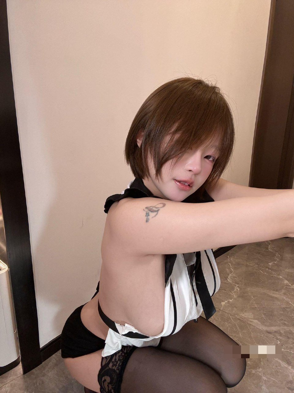 抖音 哎呀一一、知一 秘语空间 COS写真图集(第4张,共4张)