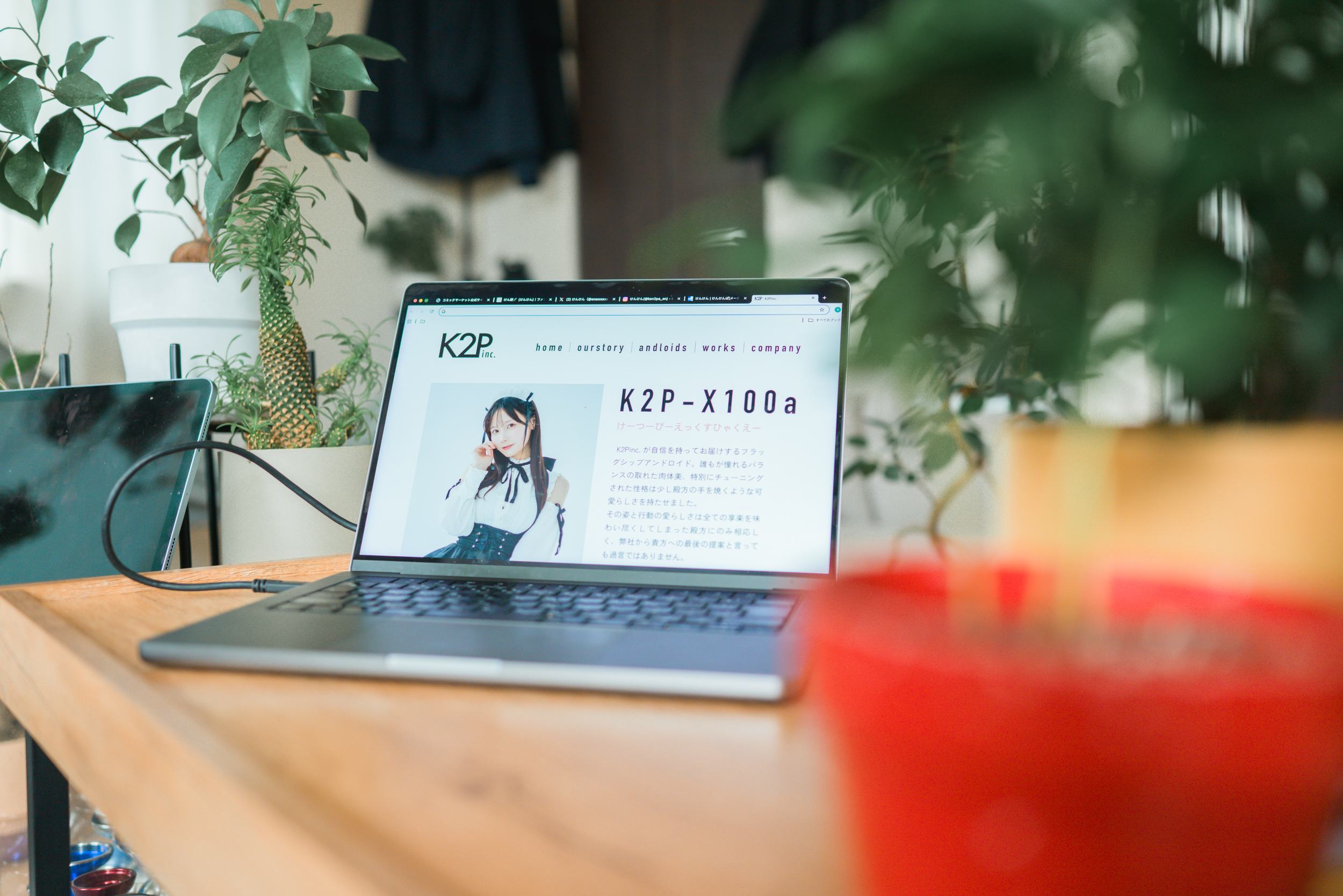 KenKen けん研 – 085 C106实体刊物グラグラ& 推し型メイドロイドとしたいこと - 虚拟设定的实景落地（第3张，共3张）