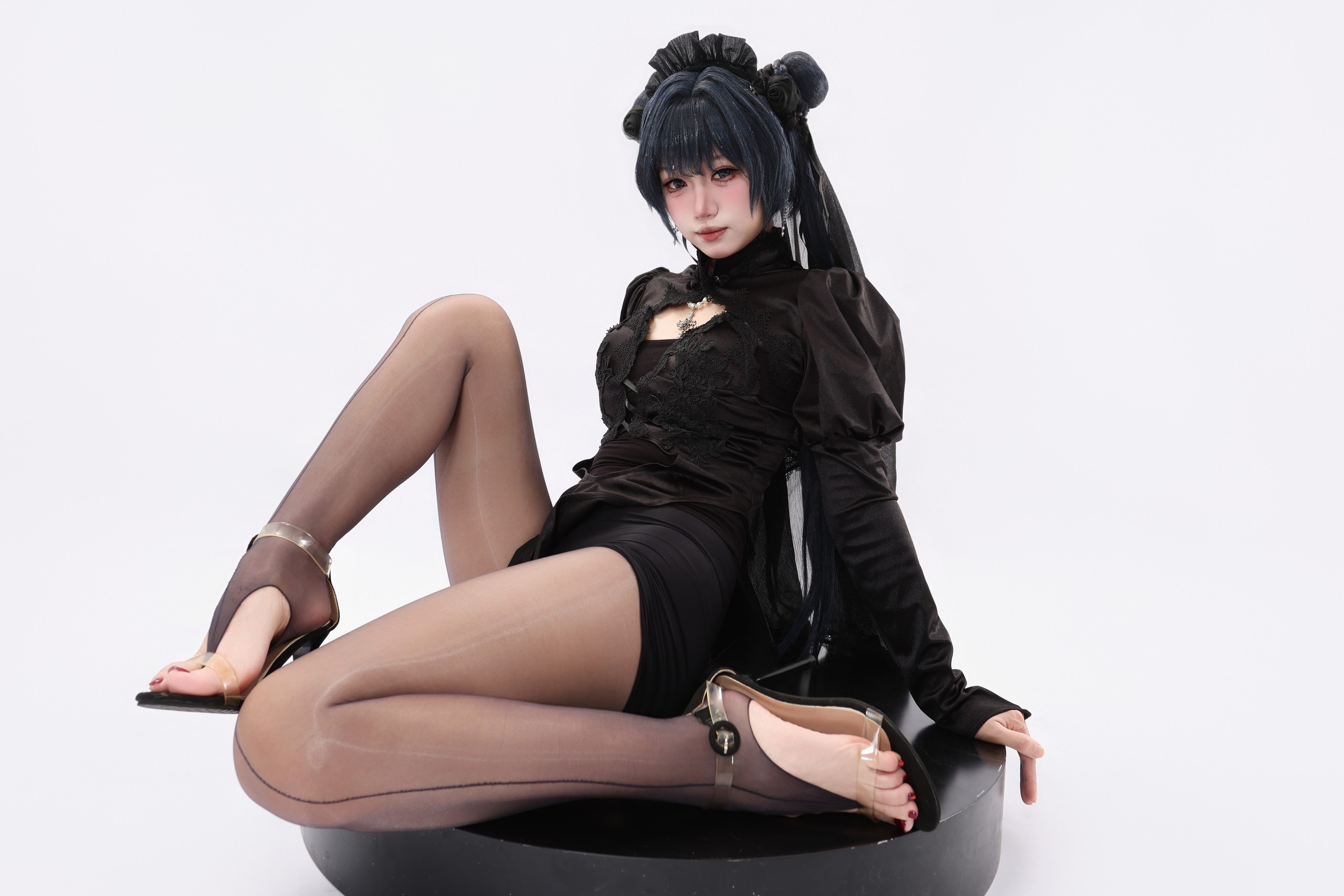 柒柒要乖哦 – 蔚蓝档案 龙华妃咲 花嫁 COS写真图集(第1张,共4张)