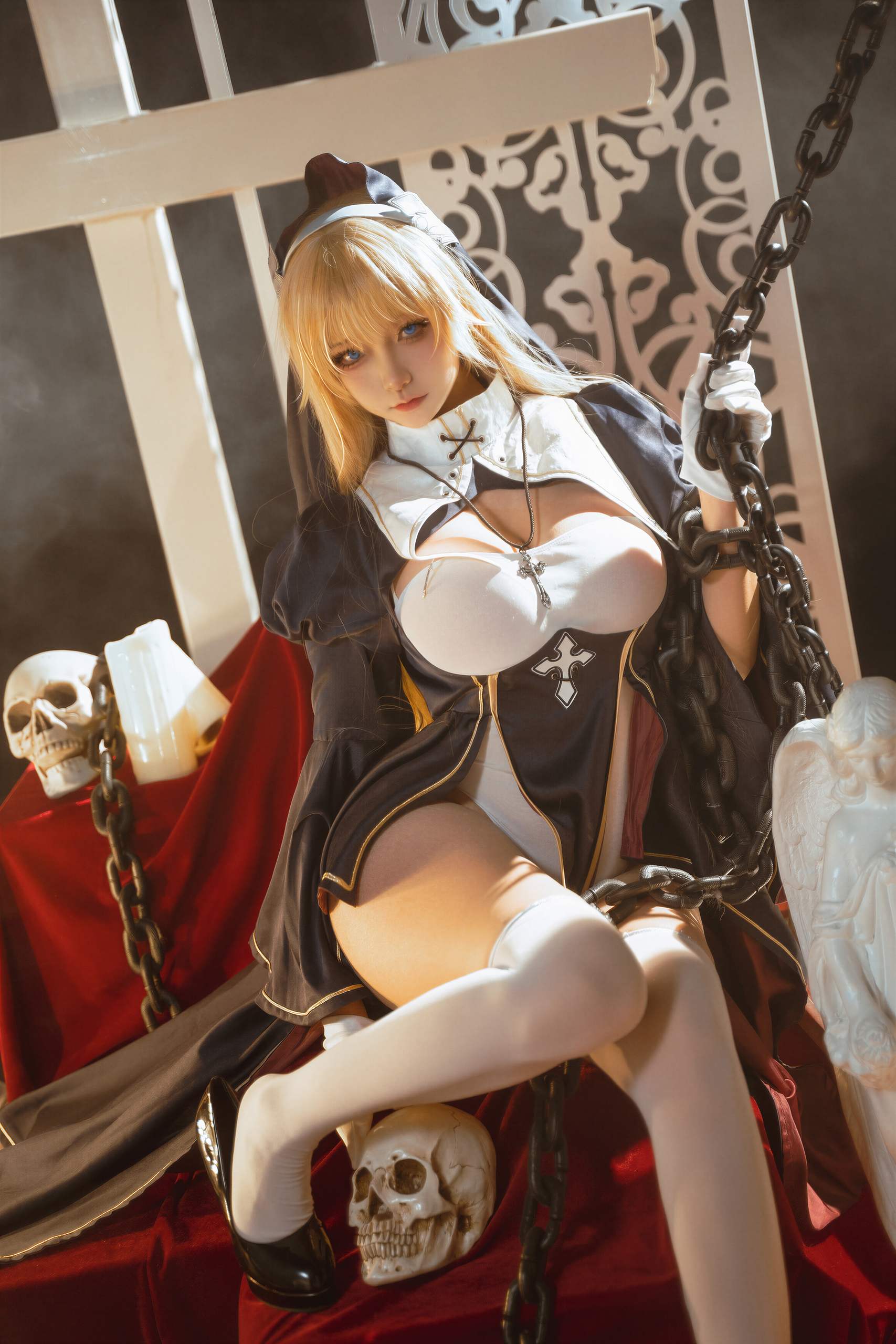 Seya-狮砸 修女 - 红丝绒上的特写最出彩(第4张,共4张)