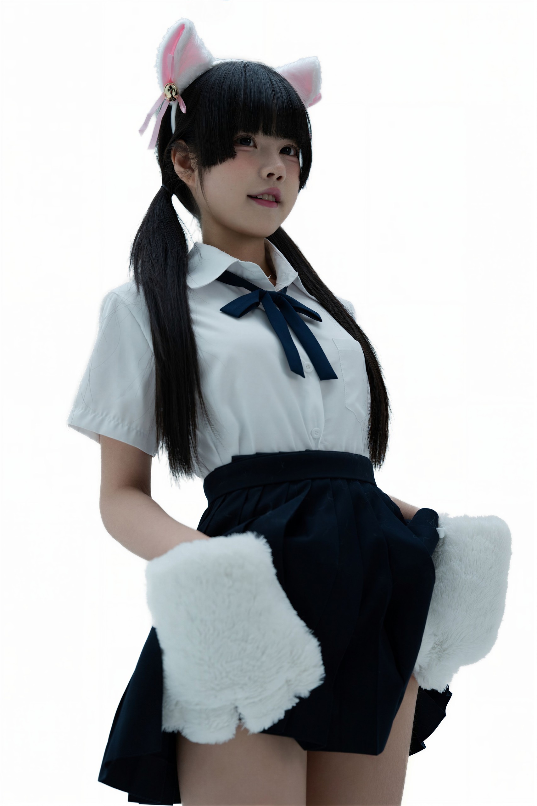 清水凪 后辈的制服2 - 白背景把注意力压回服装(第4张,共4张)