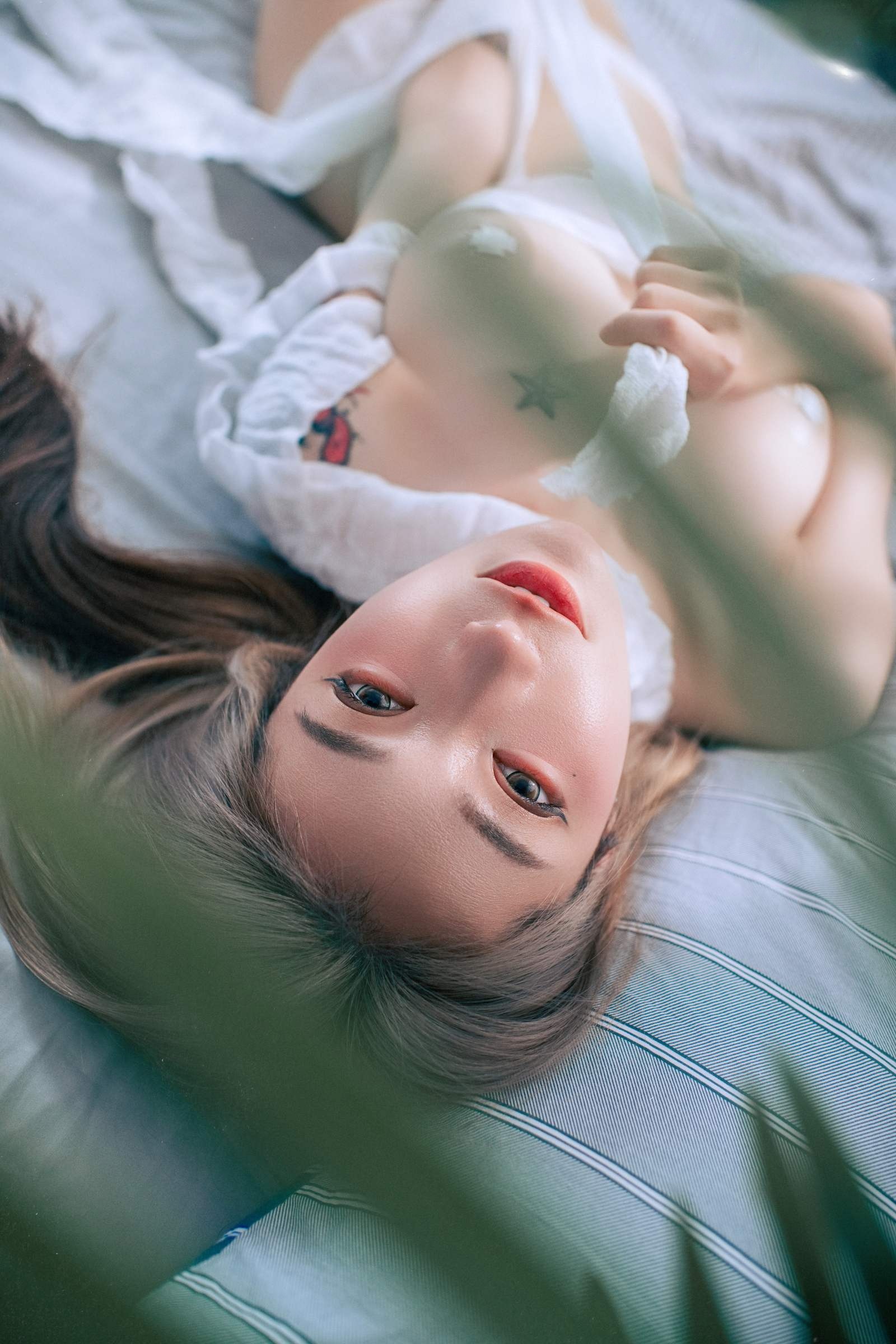 JVID飄飄 – 巨乳護士の情色調教 1V-1 - 纹身和护士帽的反差,是这组最抓人的点(第4张,共5张)