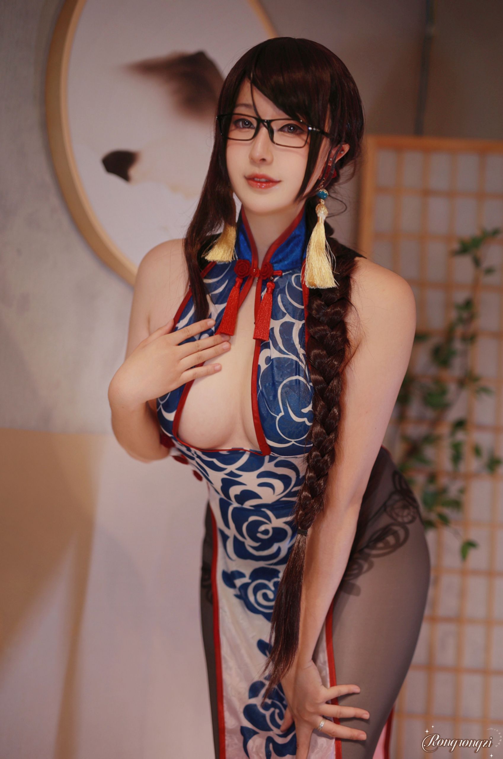 小容仔咕咕咕w – FGO 虞美人 - 侧脸和背景的疏离感,是这套的呼吸口(第2张,共3张)