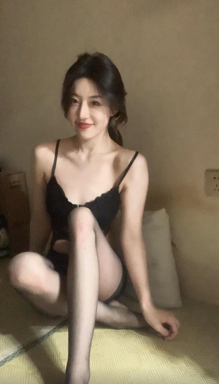 抖音 小范范 秘语空间 - 黑色那套切了完全不同的调子(第3张,共5张)