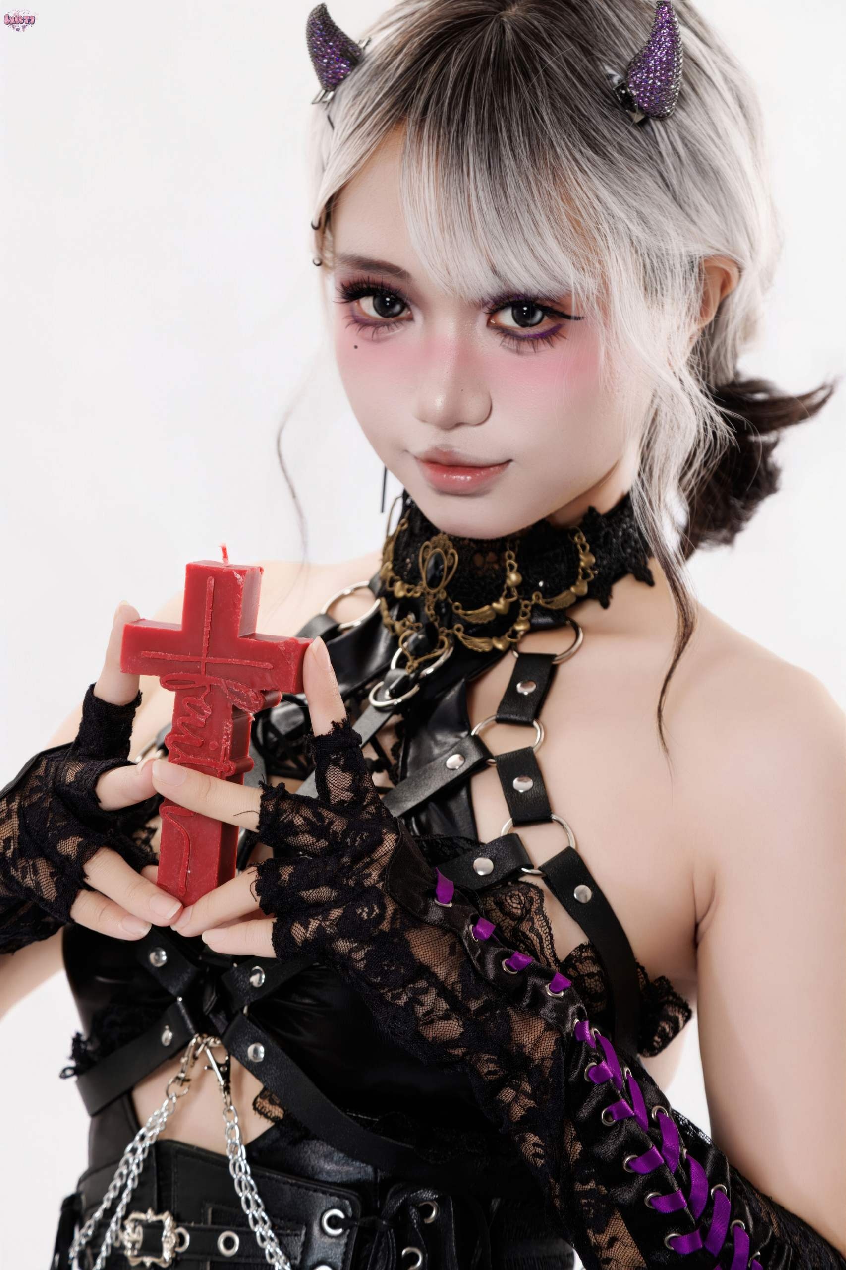 柒柒要乖哦魔女盛宴这期,暗黑系造型比上期更抓眼