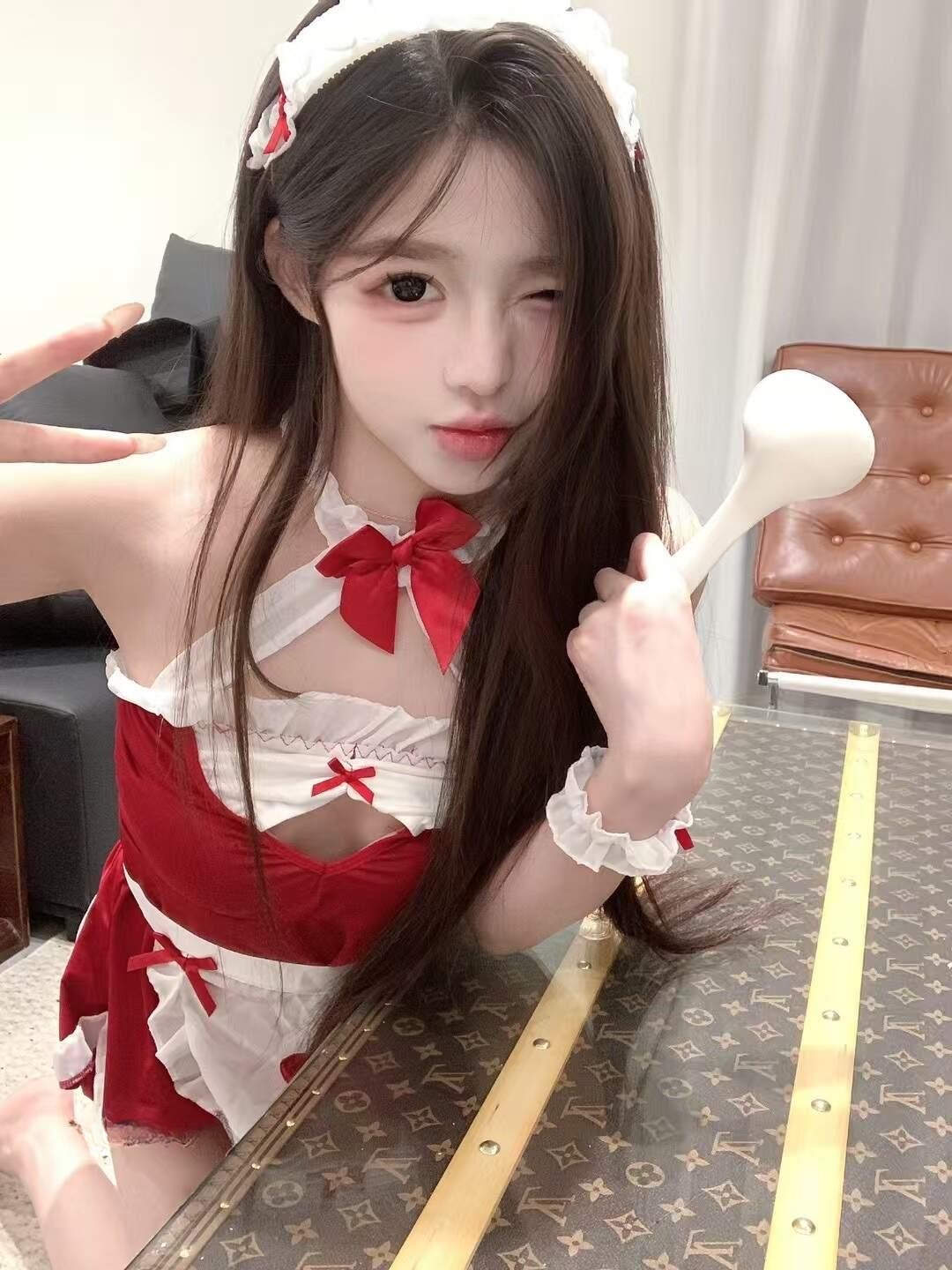 抖音 小m 岛遇 - 女仆那张,勺子是个意外(第3张,共3张)