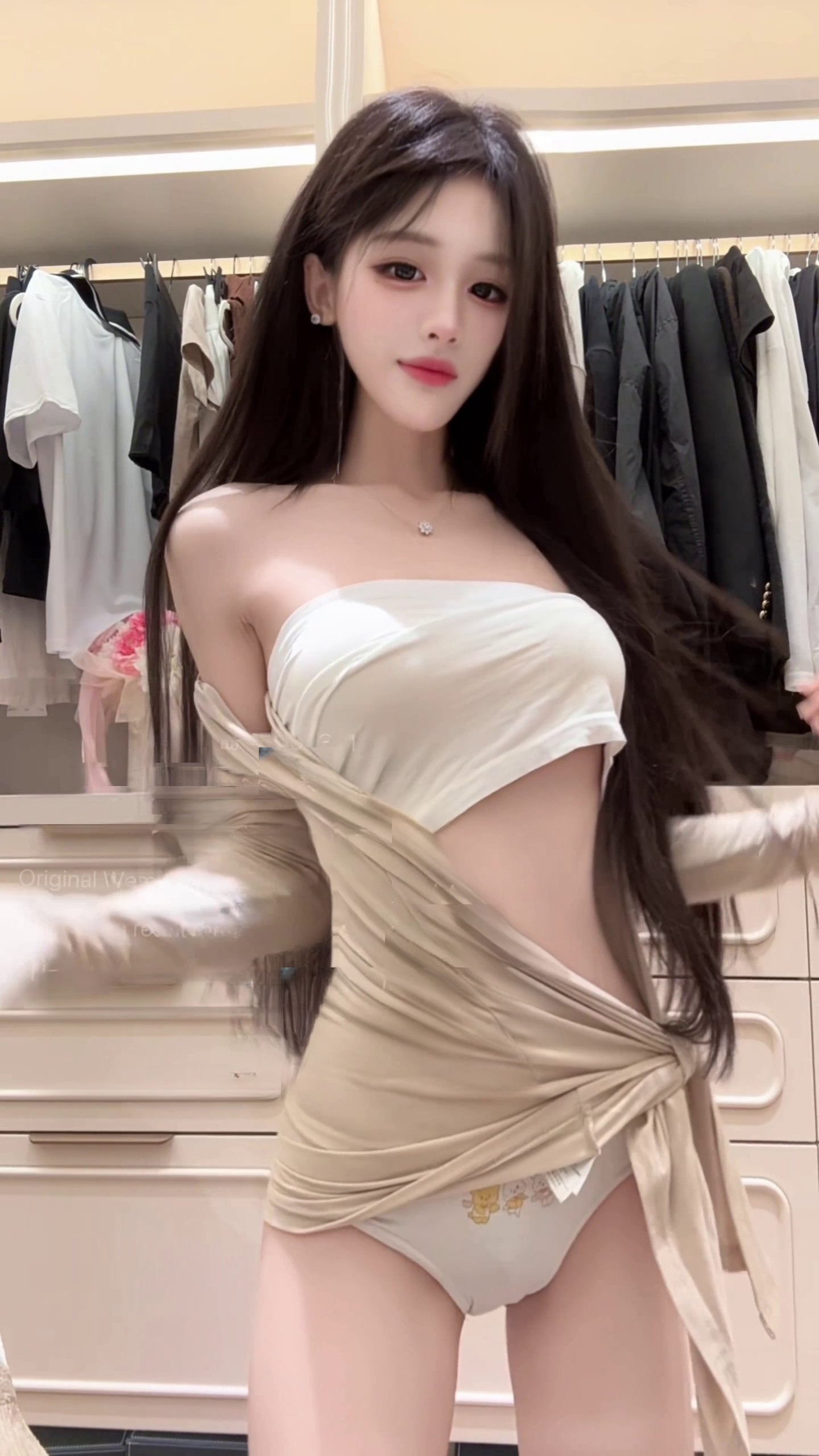 抖音 雅婷小师妹 岛遇 【7V】 - 绕脖那块布,每段视频系法都不一样(第4张,共5张)