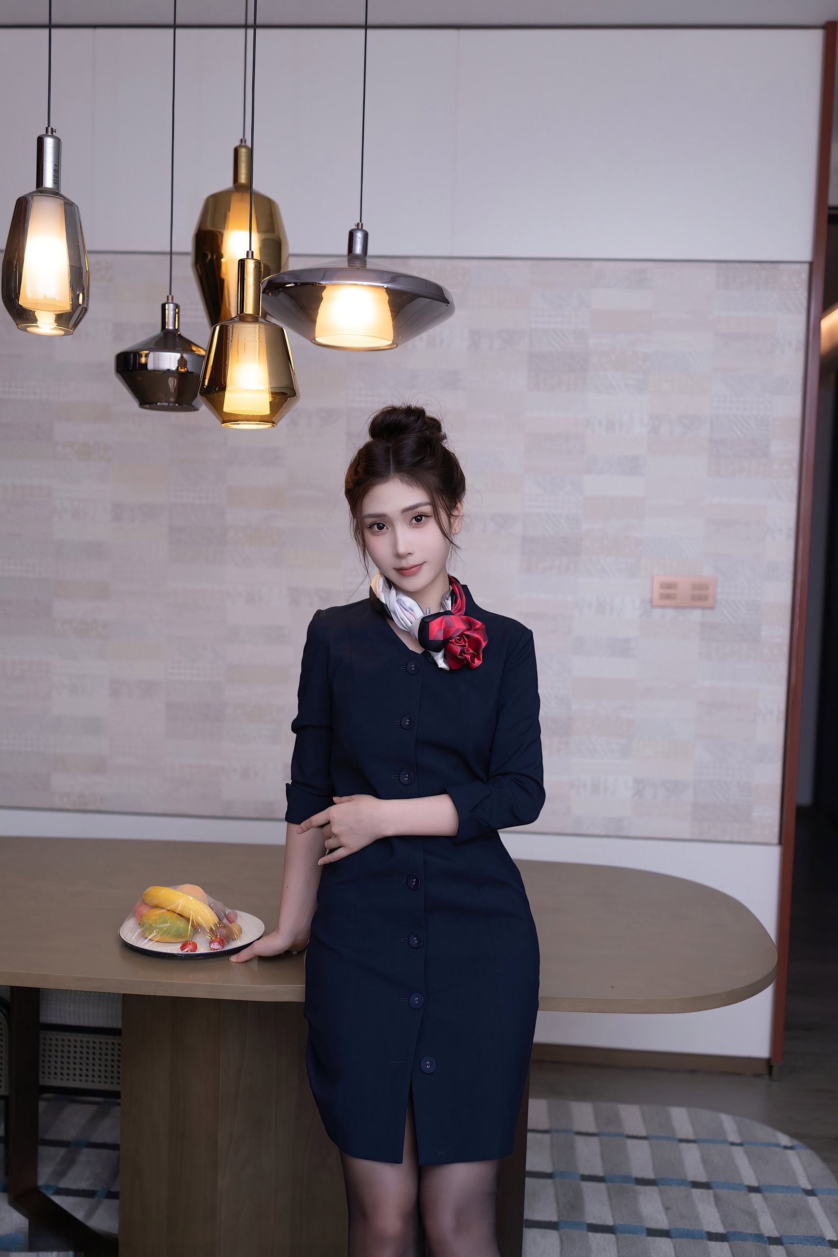 Xiuren秀人网2025.11.13 刘婷婷74+／ - 纱帘和吊灯之间，光线是散的（第4张，共4张）