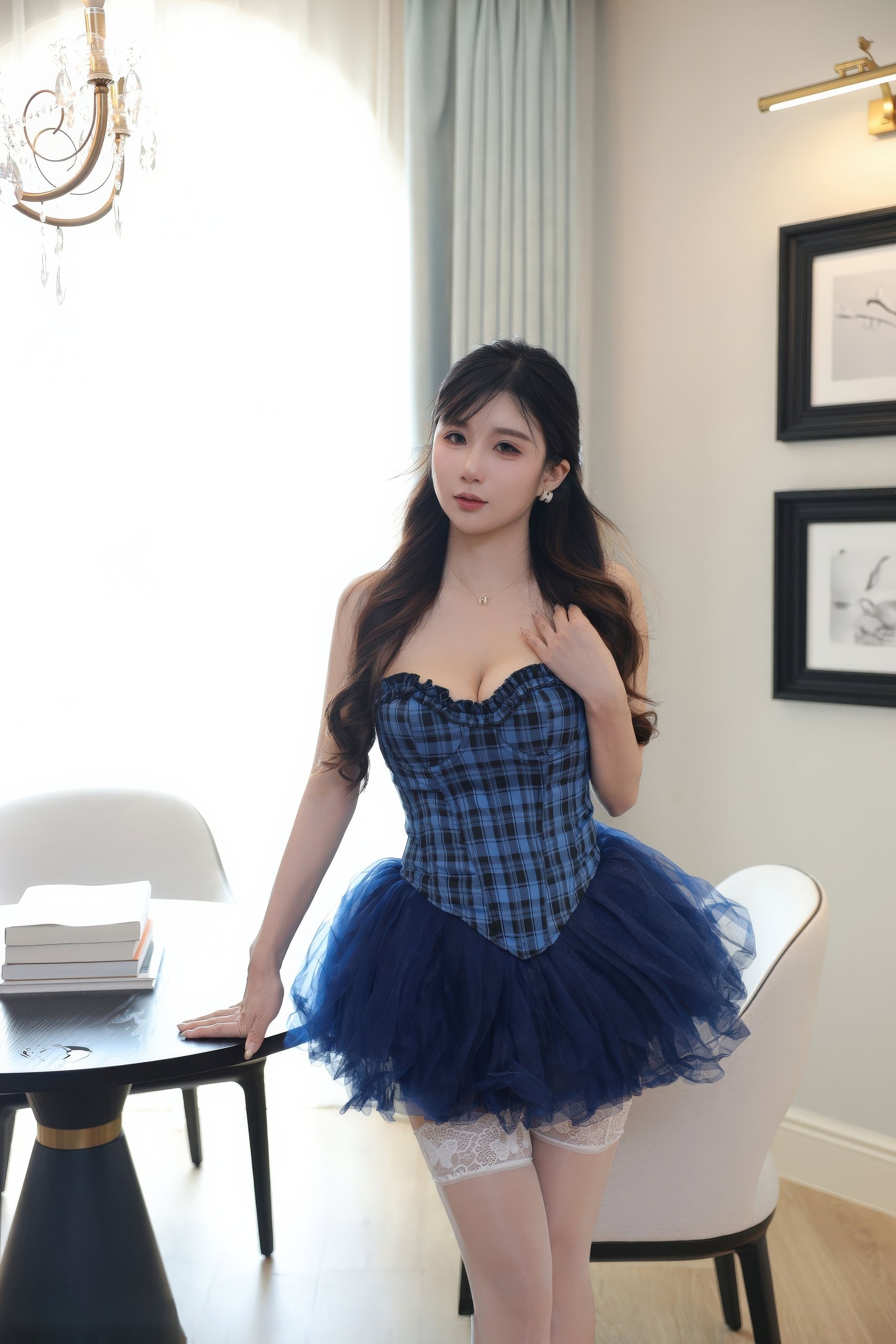 Xiuren秀人网2025.11.14 小肉肉咪68+/ - 蓝格纹配纱裙,配色思路很明确(第2张,共4张)
