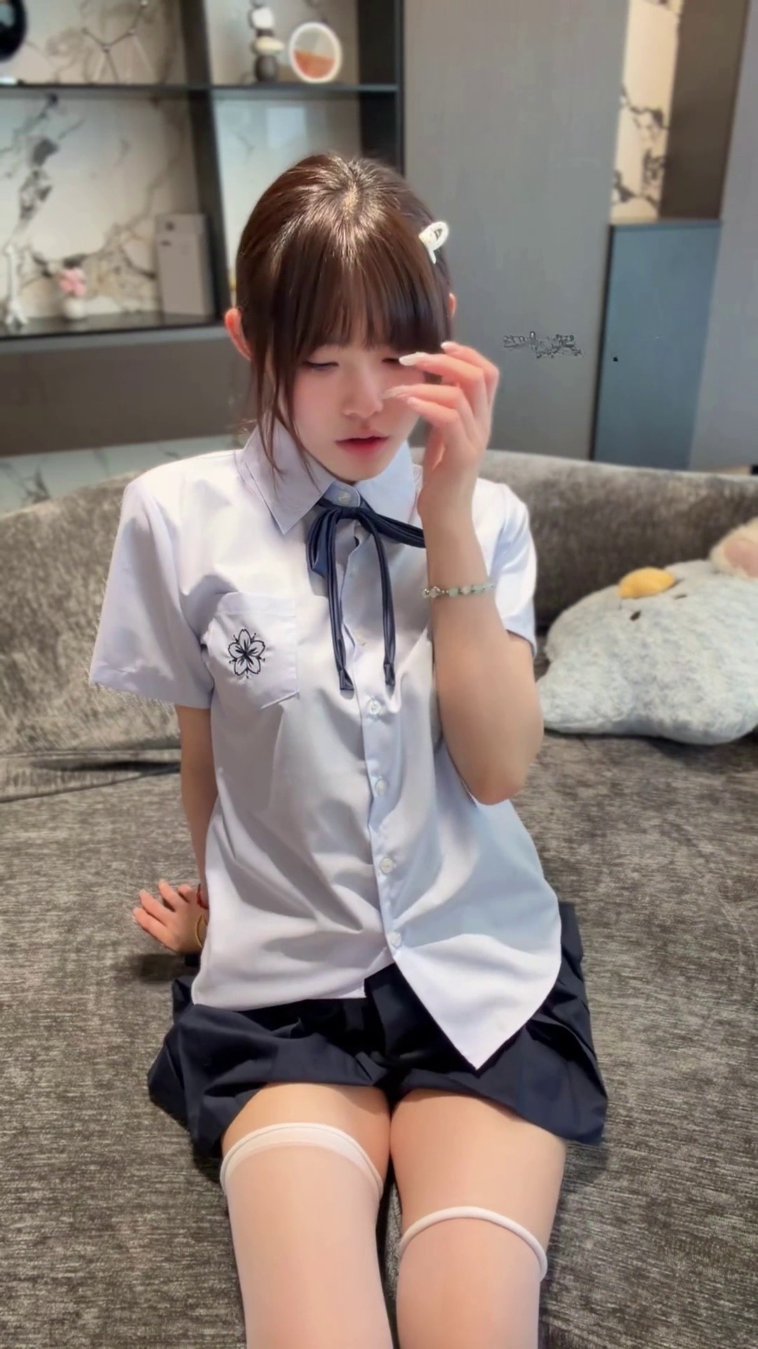 抖音 年狗 岛遇 【7V】 - 光线是同一盏,但情绪换了三次(第2张,共5张)